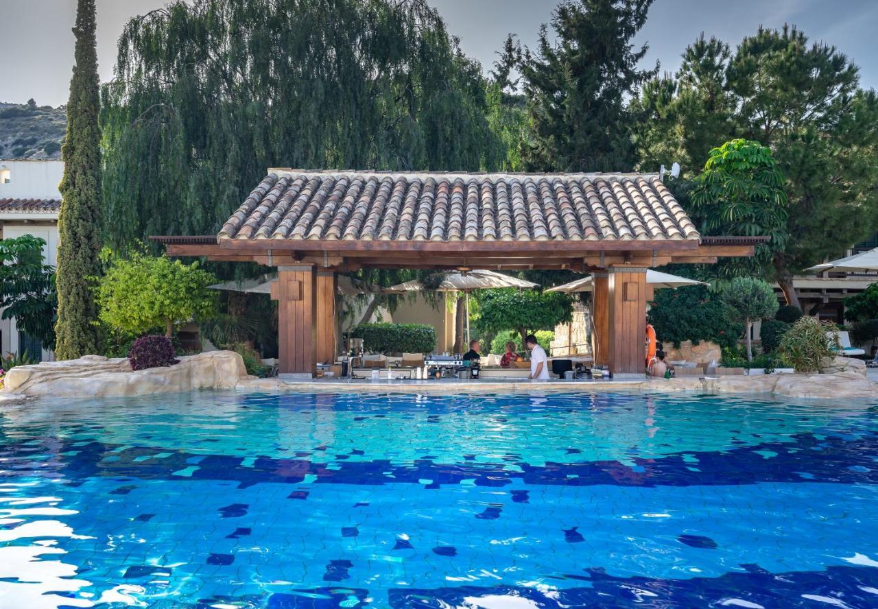 Columbia Beach Resort Pissouri Luaran gambar The swimming pool at the hotel