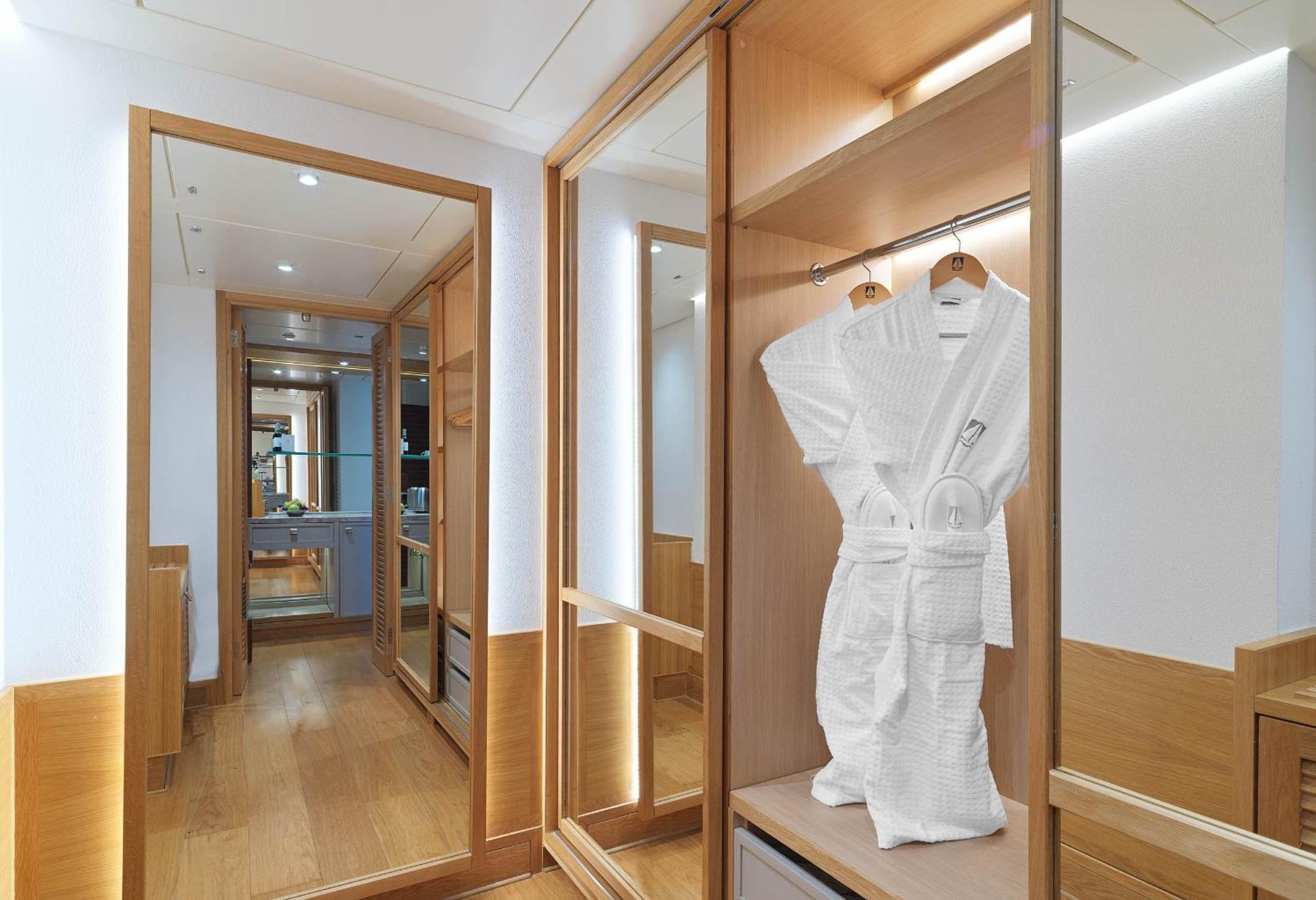 Columbia Beach Resort Pissouri Luaran gambar A bathrobe hanging on a hanger
