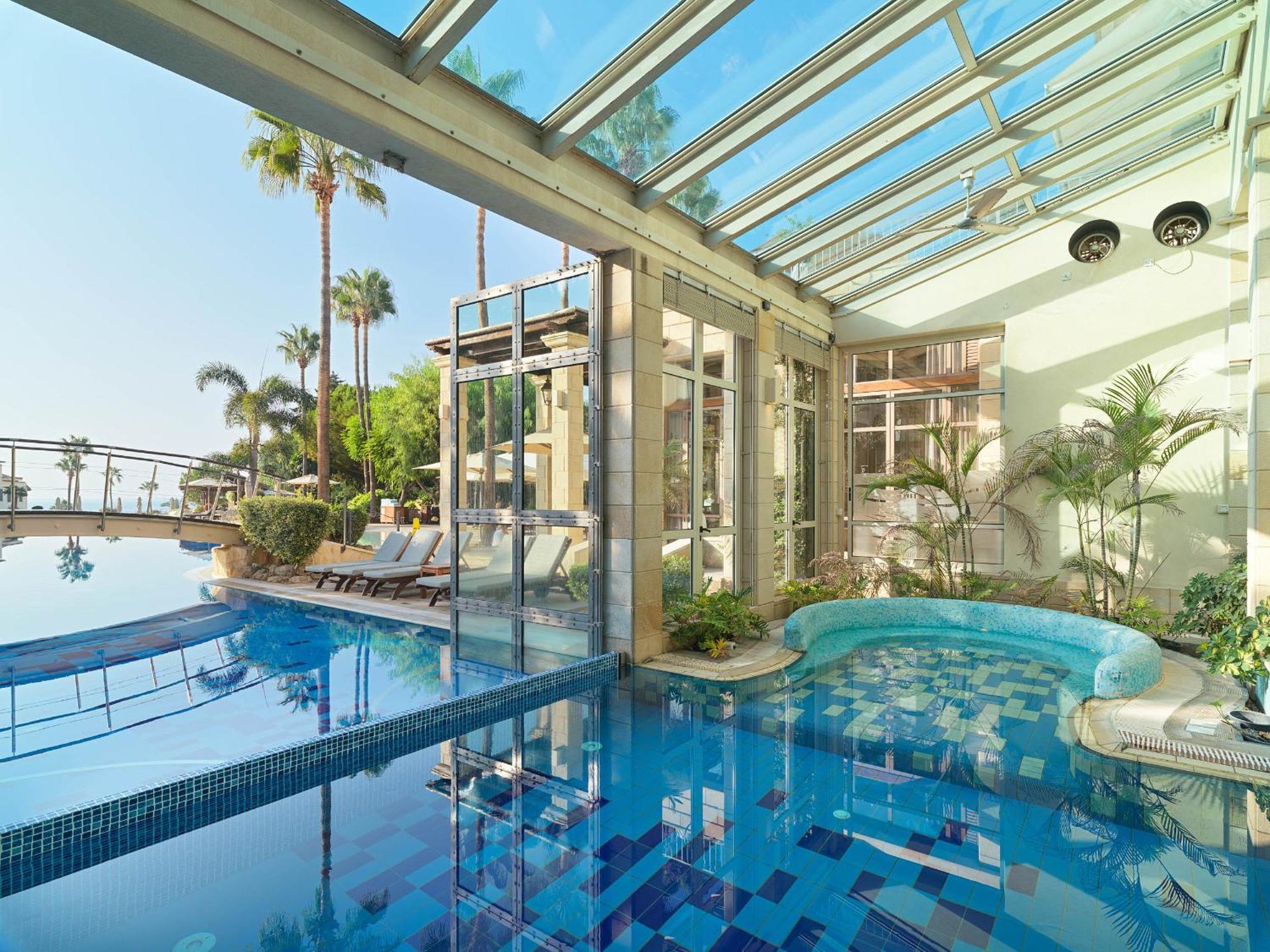 Columbia Beach Resort Pissouri Luaran gambar The pool at the Four Seasons Hotel, Athens