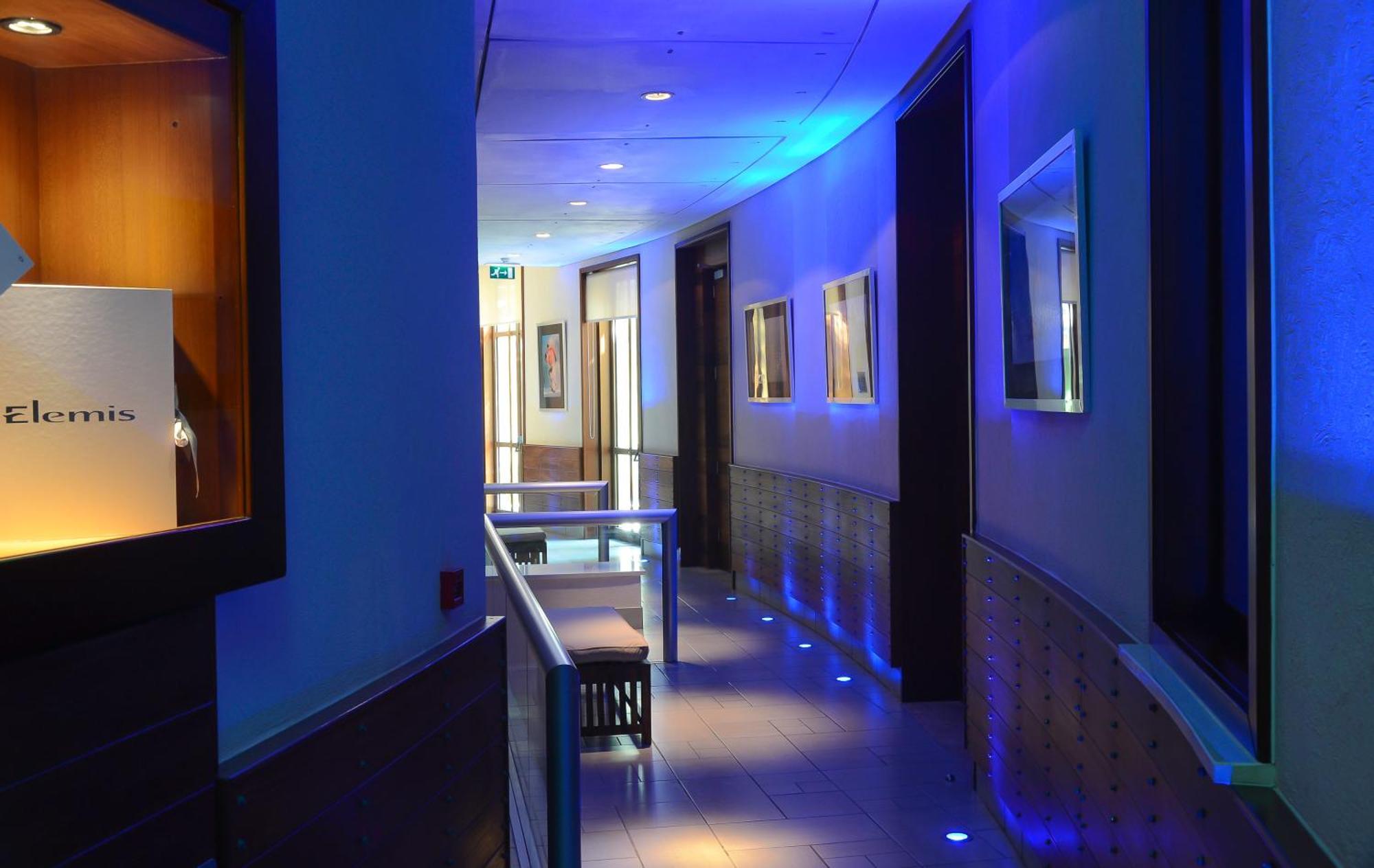 Columbia Beach Resort Pissouri Luaran gambar The interior of the hotel